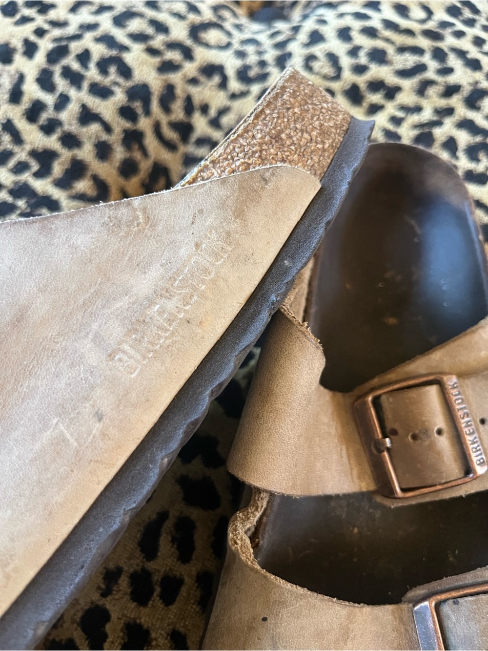 Birkenstock Arizona Taupe Brown Suede Leather Sandals SZ 39(8) - Picture 6 of 10